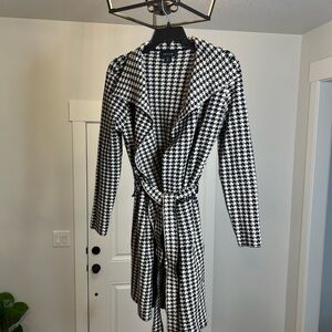 Tahari Black and Cream Houndstooth Jacket